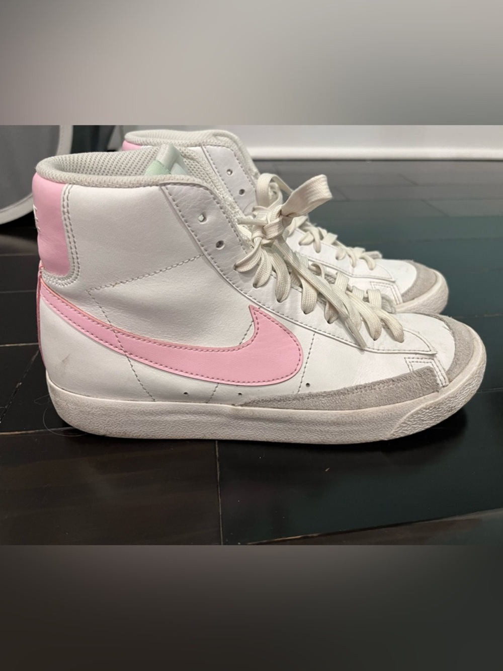 Nike Blazers Kids High-Top Sneakers in White and Pink